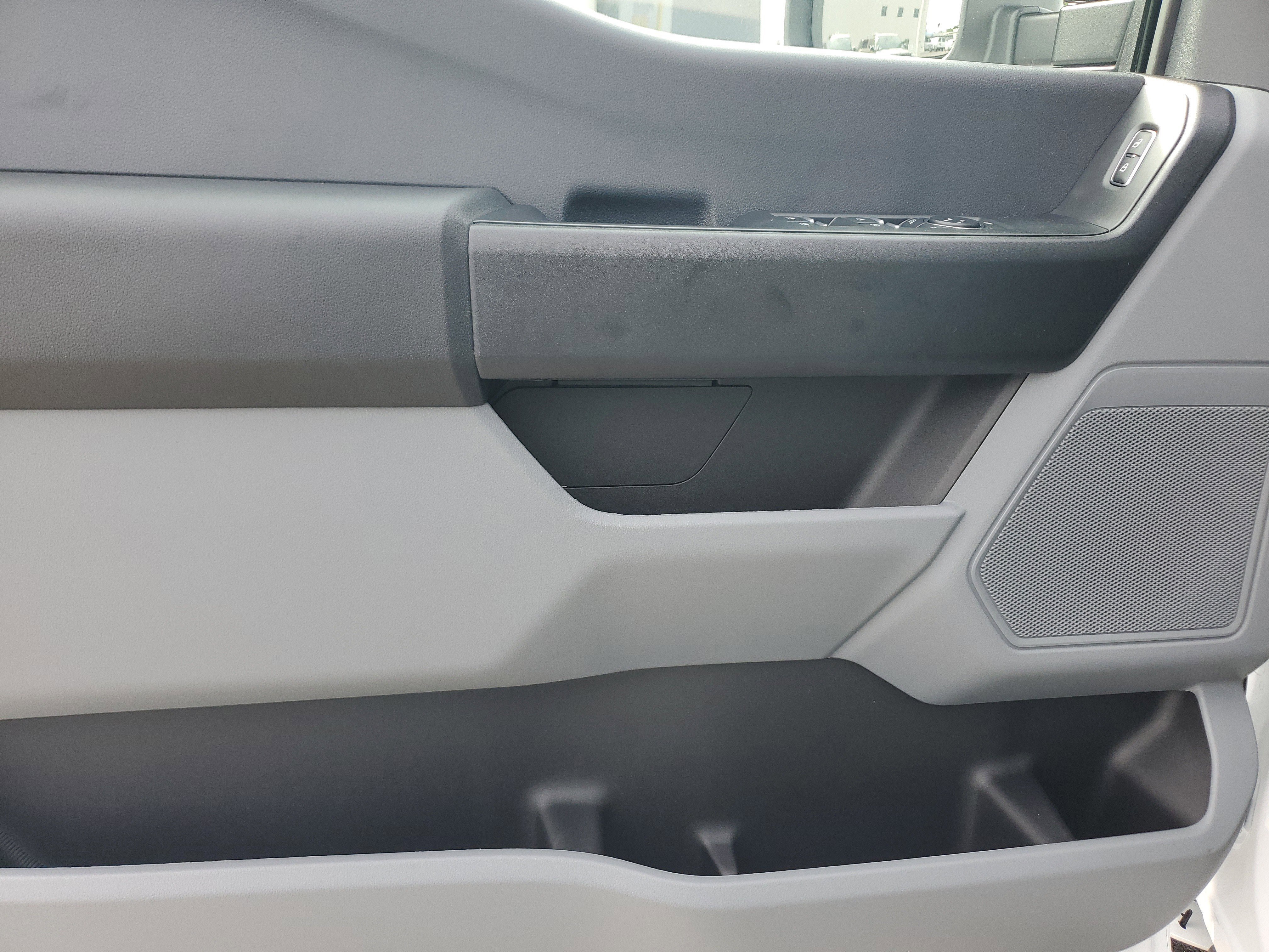 New 2026 Ford F250 XL w/ XL Chrome Package image 13