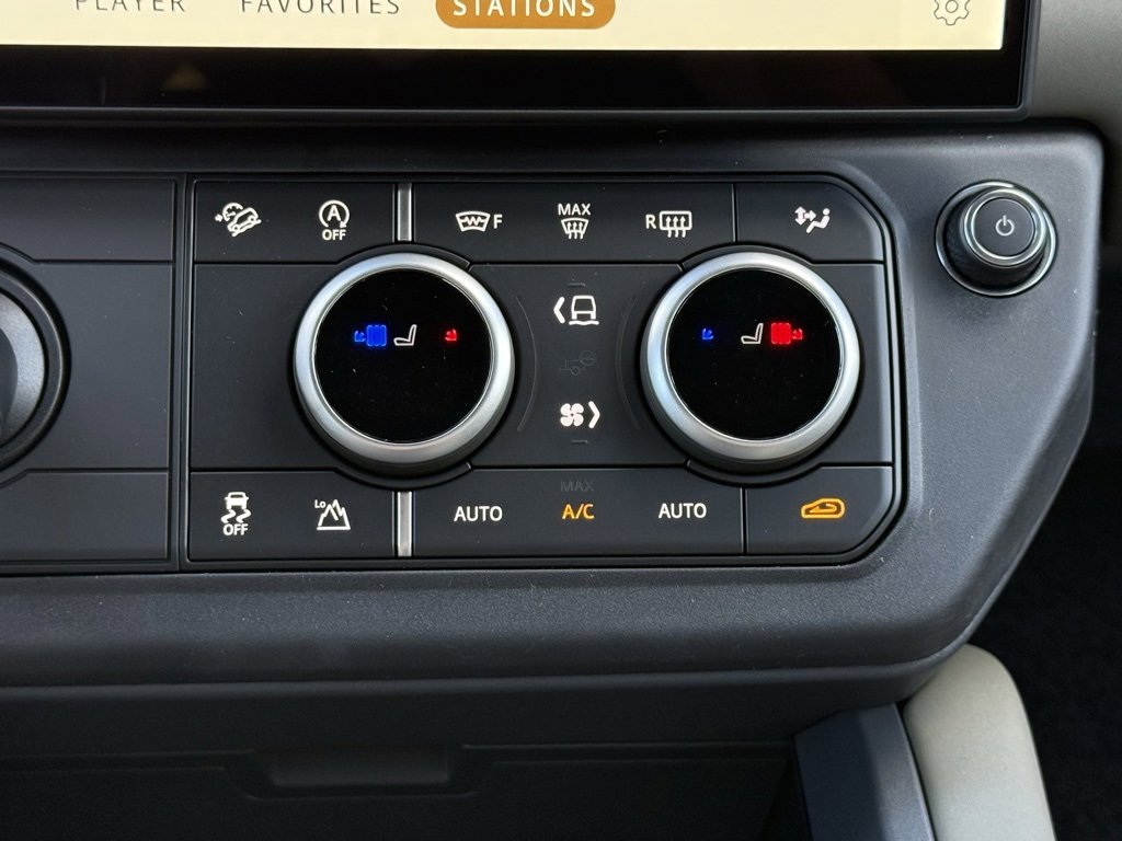 New 2026 Land Rover Defender 110 X-Dynamic SE image 24