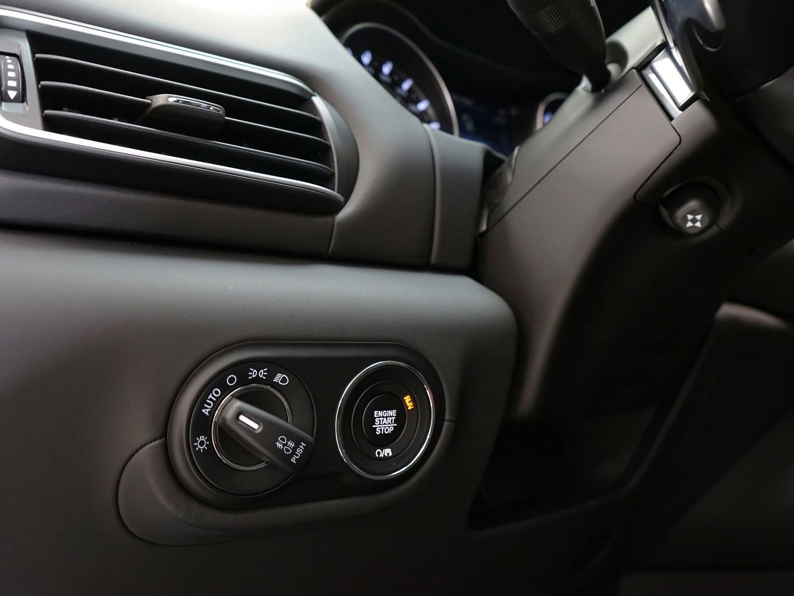 Used 2022 Maserati Levante F Tributo image 16