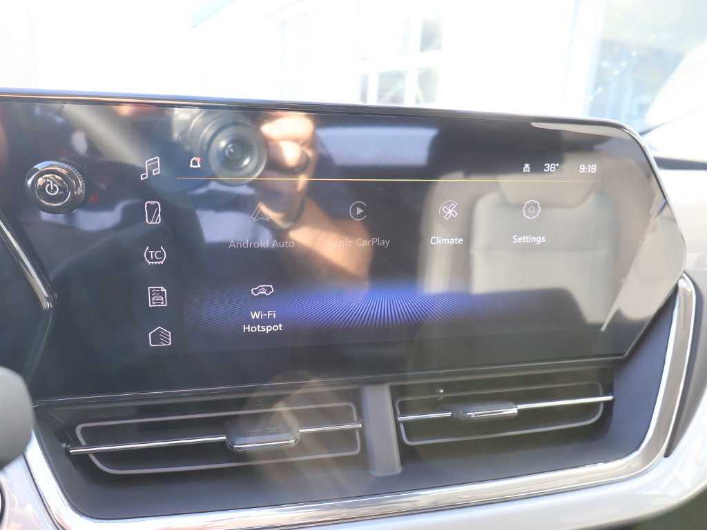 New 2026 Chevrolet Trax LT w/ Driver Confidence Package FWD image 21