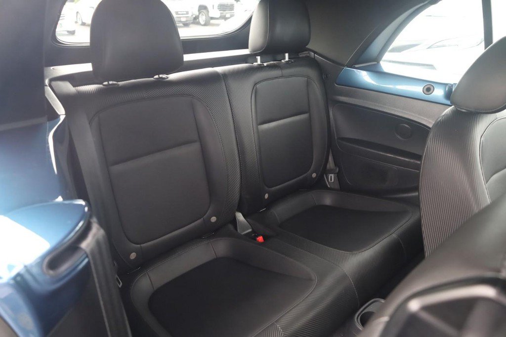 Used 2019 Volkswagen Beetle 2.0T S FWD image 18