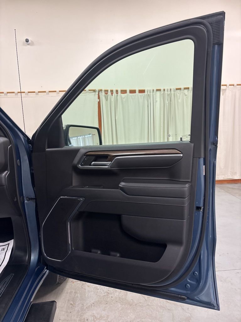 Used 2024 Chevrolet Silverado 1500 LT AWD/4WD image 27