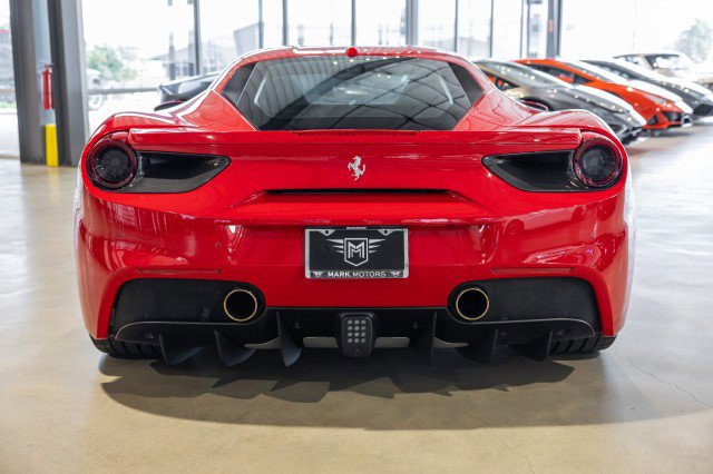 Used 2018 Ferrari 488 GTB RWD image 5
