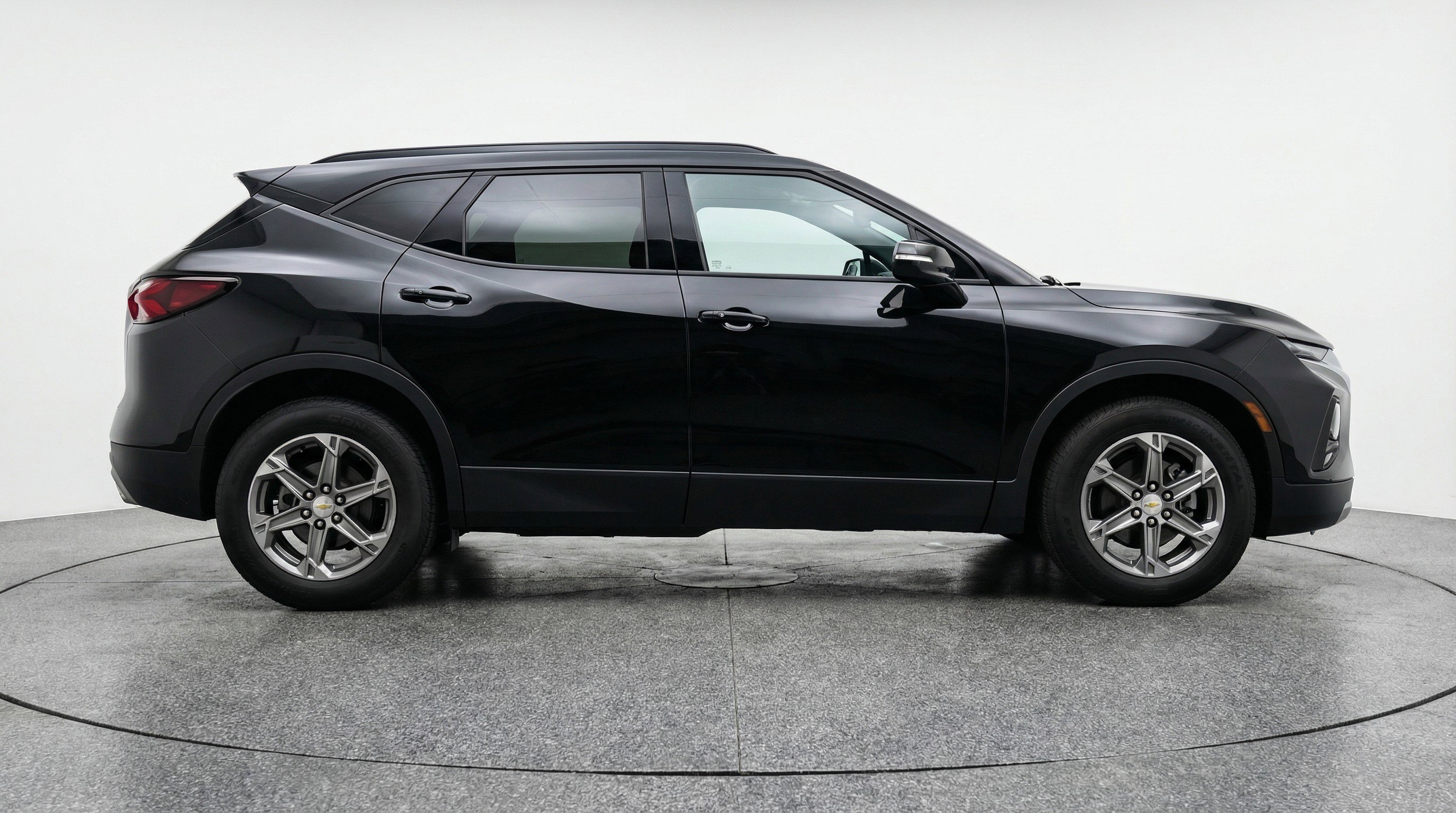 Used 2025 Chevrolet Blazer LT FWD image 11