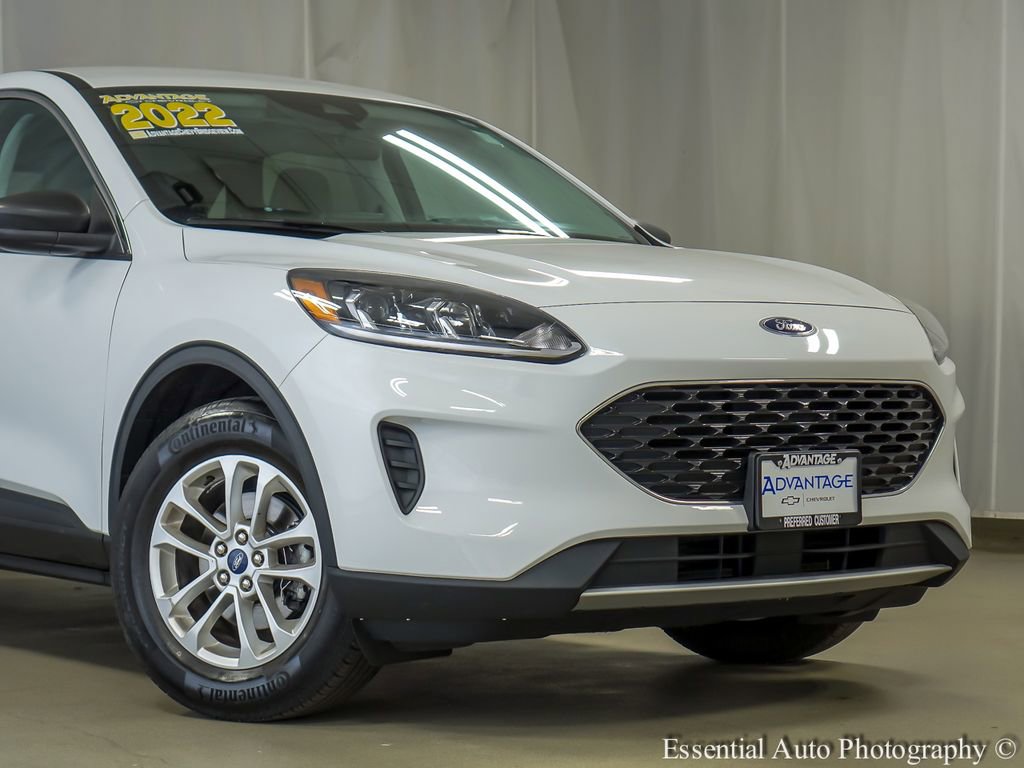 Used 2022 Ford Escape SE image 3