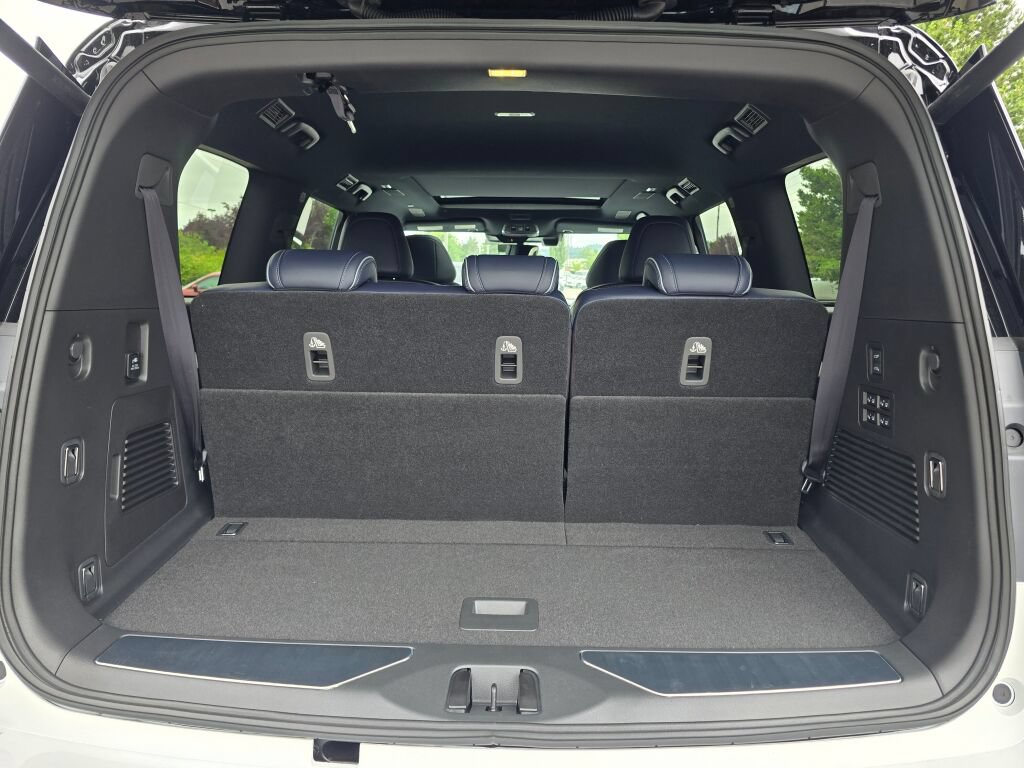 New 2027 INFINITI QX80 Sensory AWD/4WD image 18