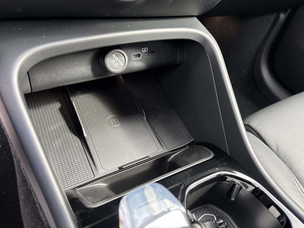 New 2026 Volvo XC40 B5 Ultra w/ Protection Package Premier image 22