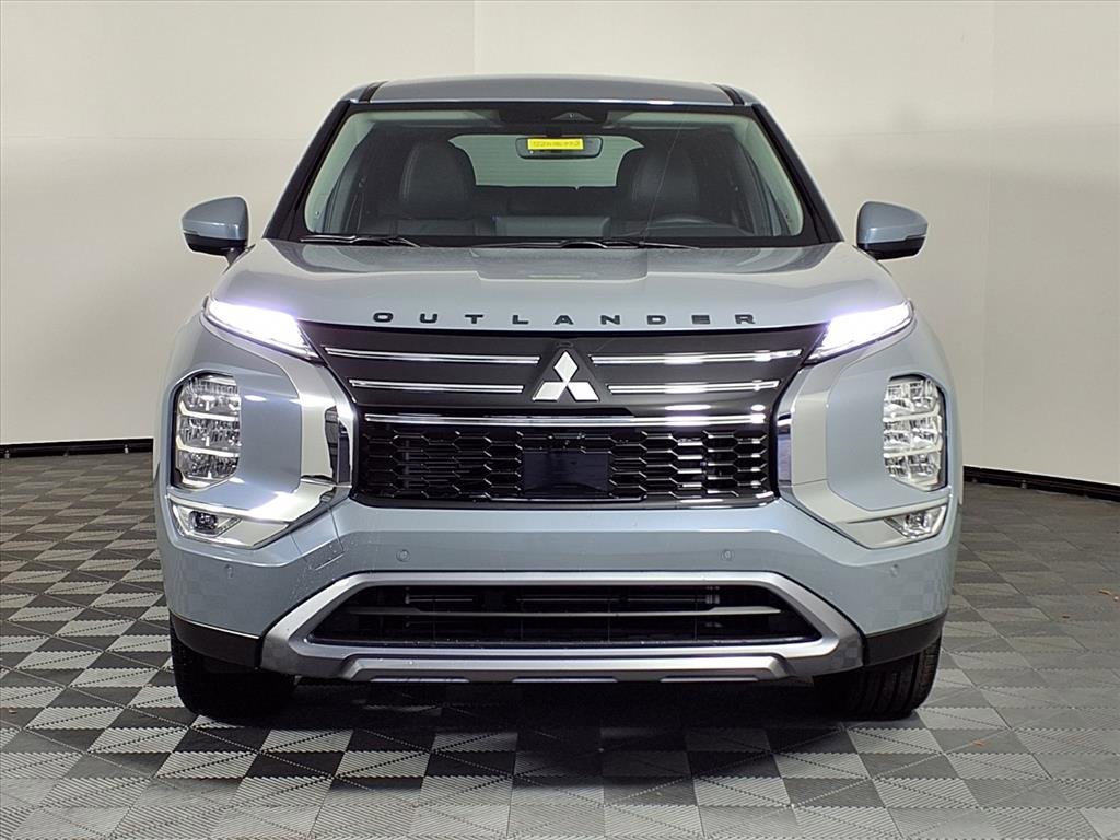 New 2025 Mitsubishi Outlander SE image 2