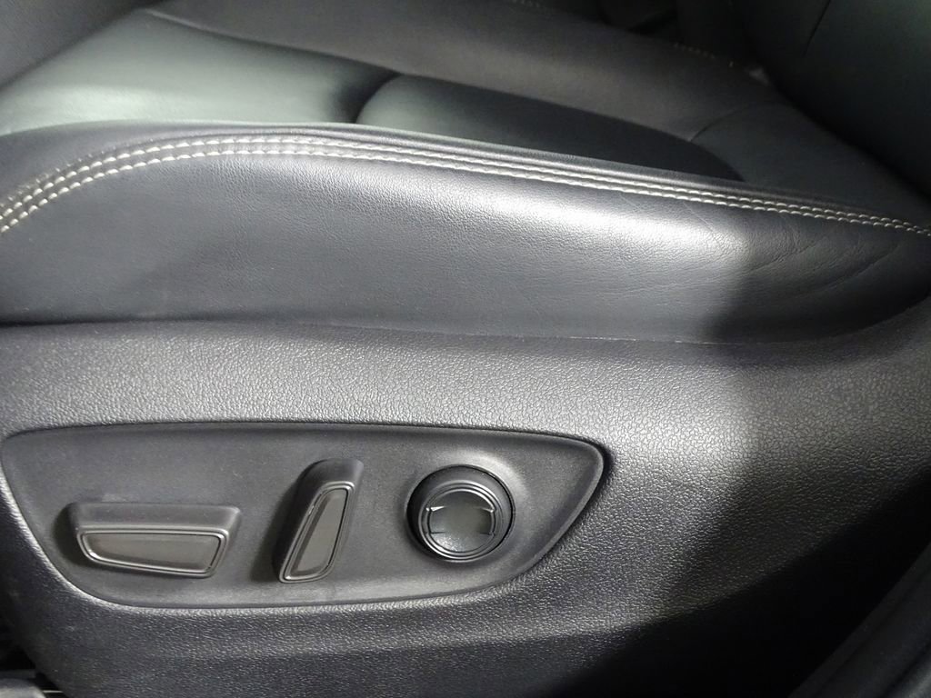 Used 2022 Toyota RAV4 XLE Premium image 19