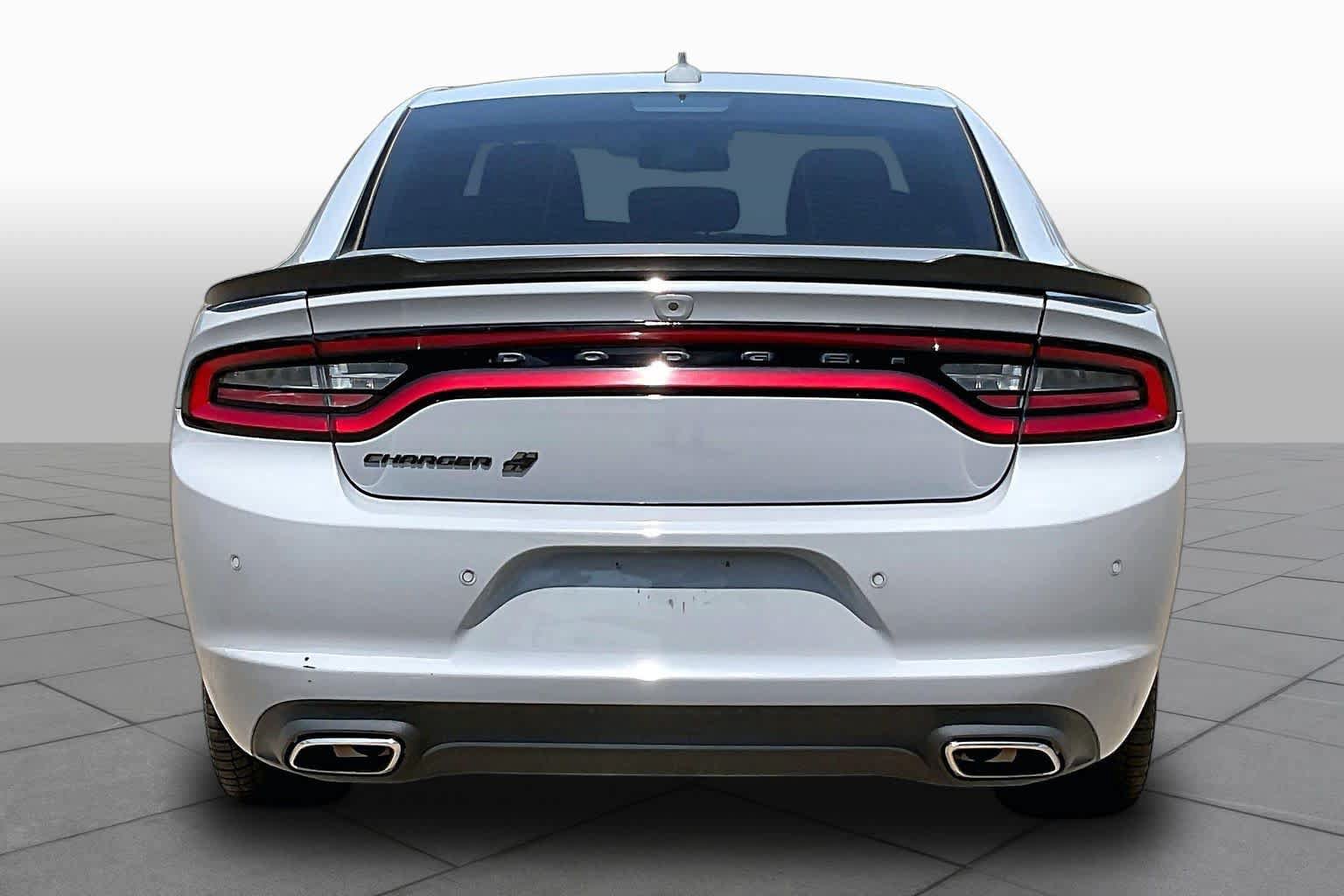 Used 2021 Dodge Charger SXT w/ Blacktop Package AWD/4WD image 5
