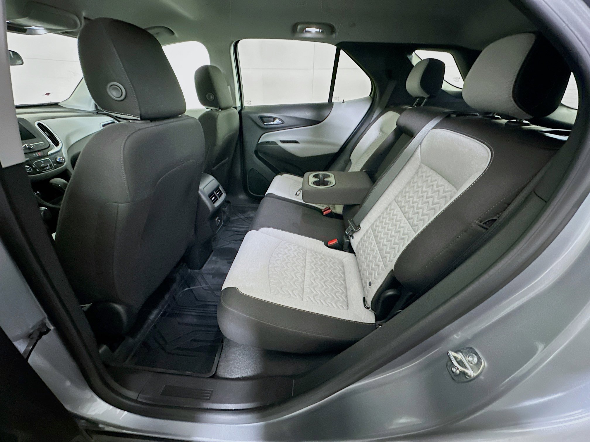 Used 2024 Chevrolet Equinox LS w/ LS Convenience Package image 26