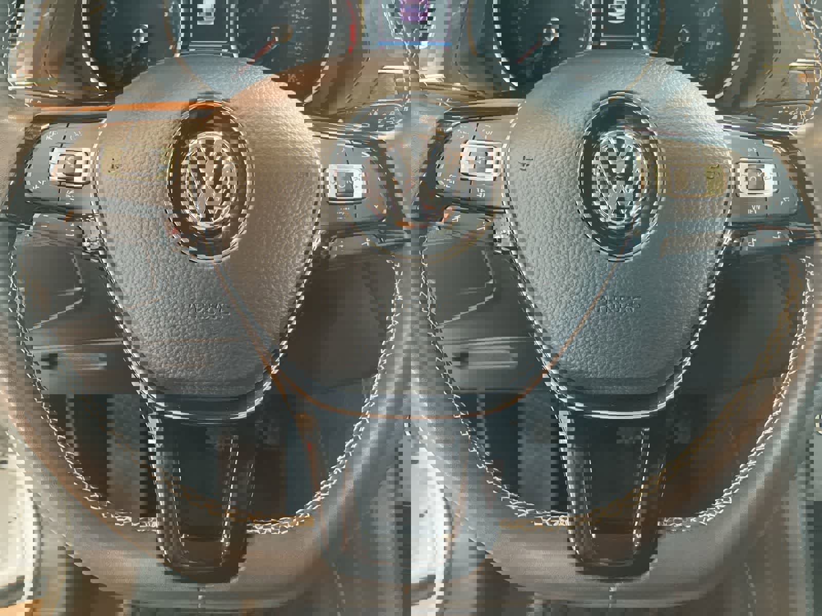 Used 2021 Volkswagen Tiguan SE image 14