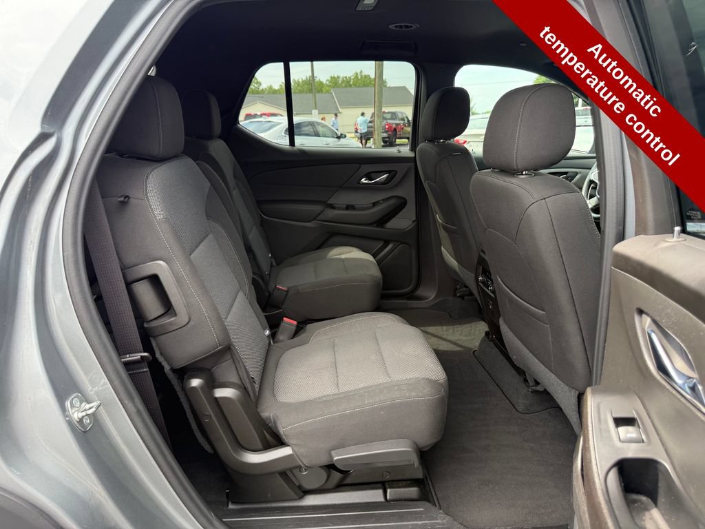 Used 2023 Chevrolet Traverse LT AWD/4WD image 38
