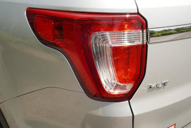 Used 2019 Ford Explorer XLT FWD image 34