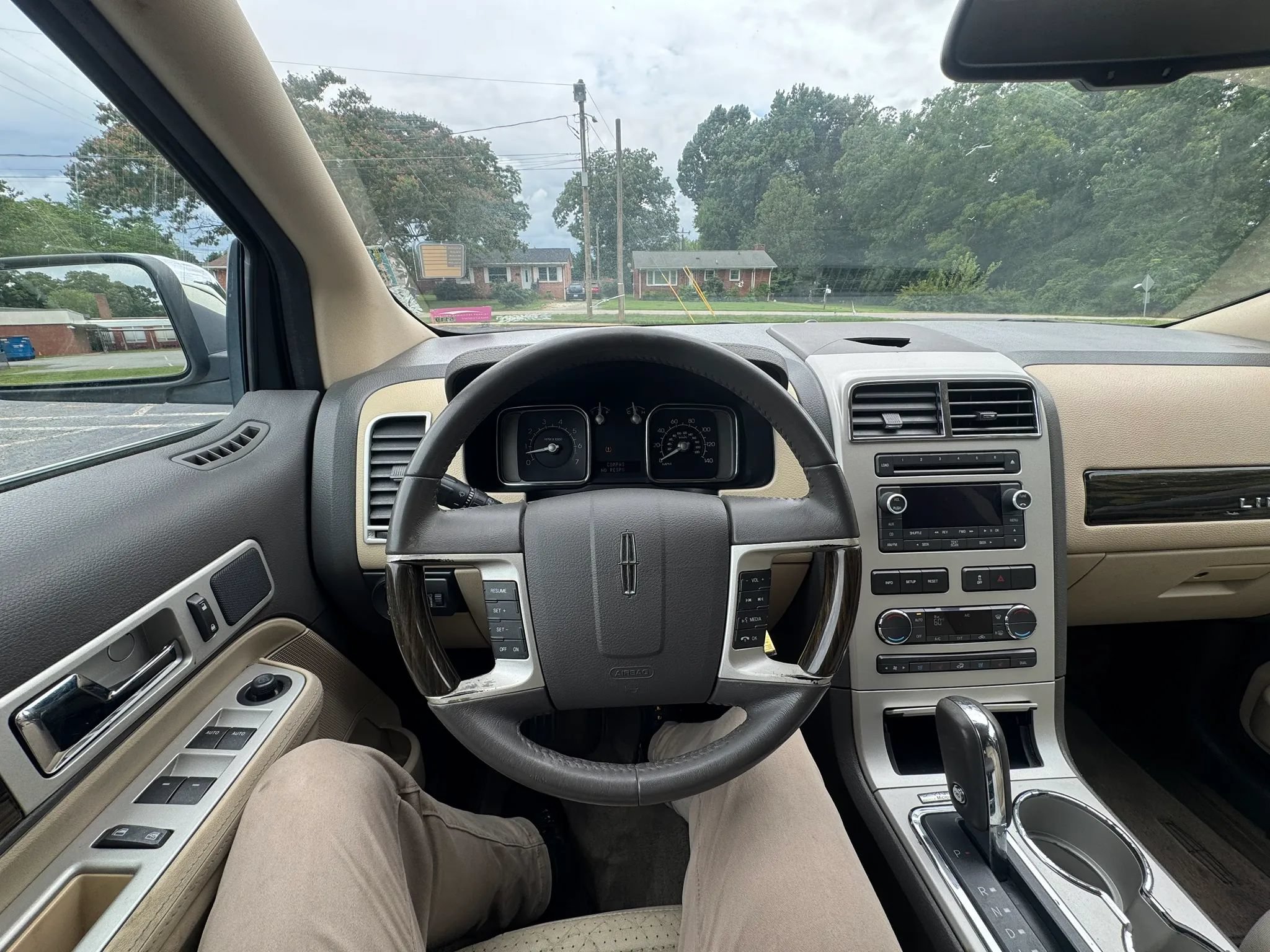 Used 2008 Lincoln MKX 2WD image 10