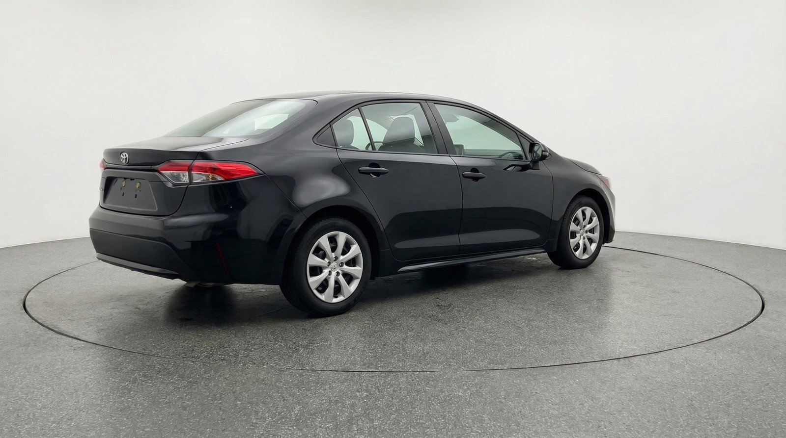 Used 2025 Toyota Corolla LE image 9