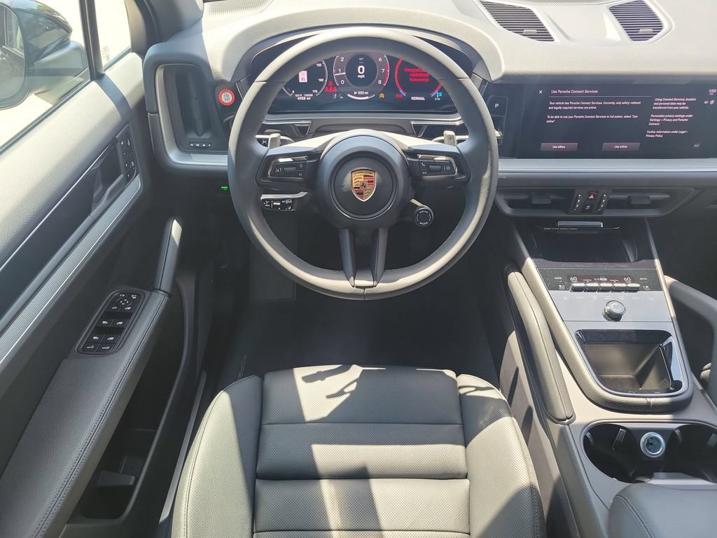 Certified 2025 Porsche Macan AWD/4WD image 16