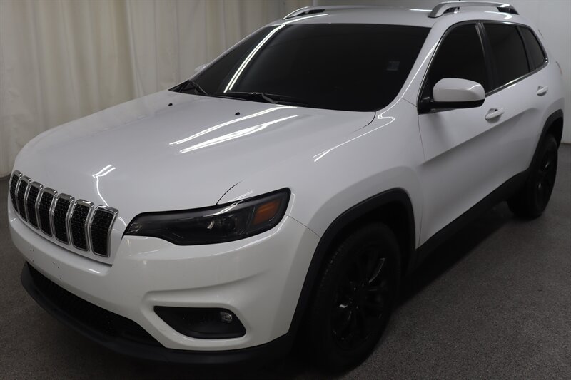 Used 2019 Jeep Cherokee Latitude w/ Popular Appearance Group FWD image 3