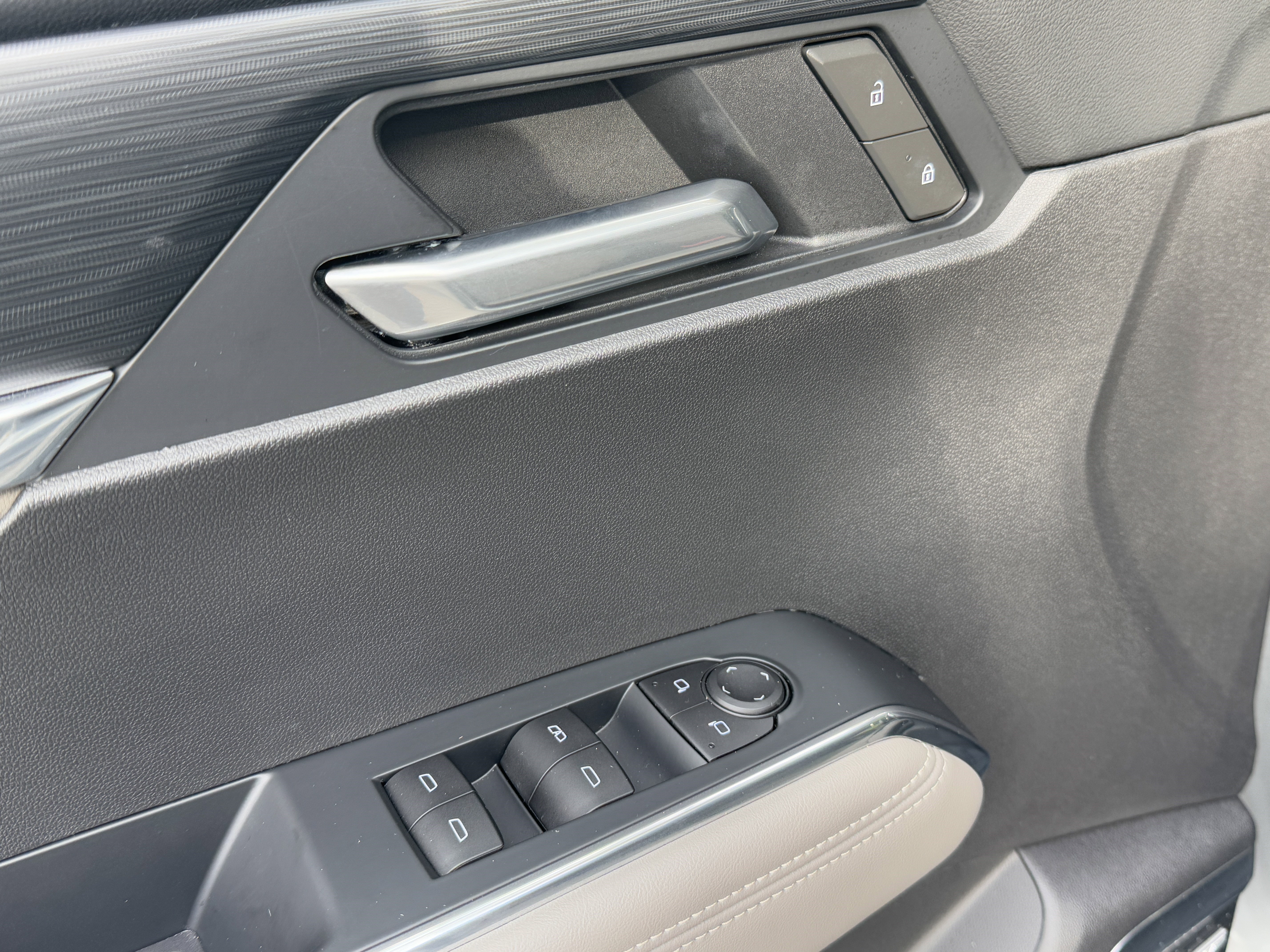 New 2025 GMC Acadia Elevation w/ Elevation Premium Package image 14