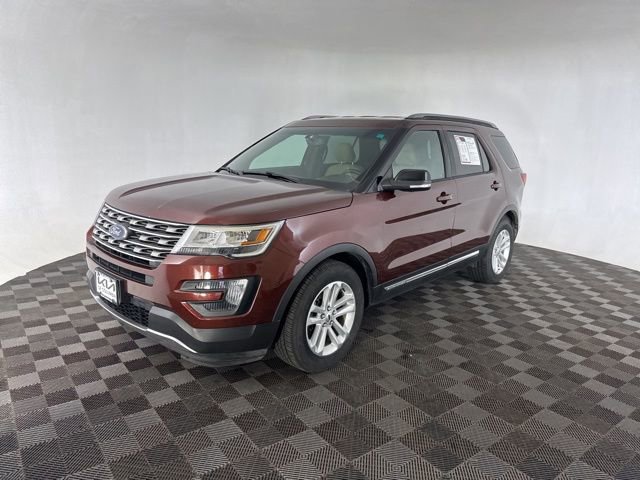 Used 2016 Ford Explorer XLT w/ Equipment Group 201A image 5