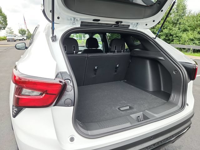 New 2026 Chevrolet Trax RS w/ Sunroof Package FWD image 16