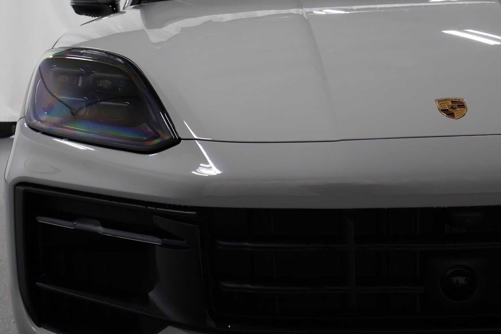 New 2026 Porsche Cayenne GTS AWD/4WD image 15