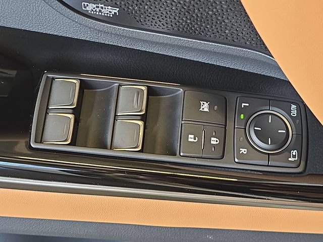 Used 2026 Lexus LX 600 4WD w/ Accessory Package (2T) image 32