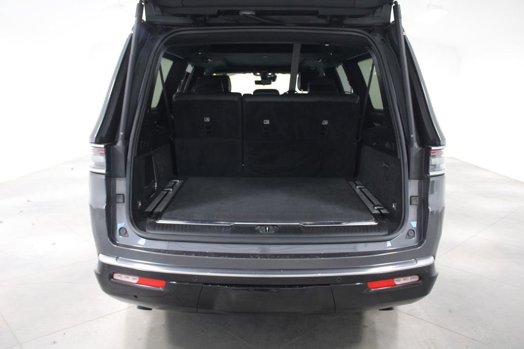 Used 2023 Jeep Grand Wagoneer L Series II image 16