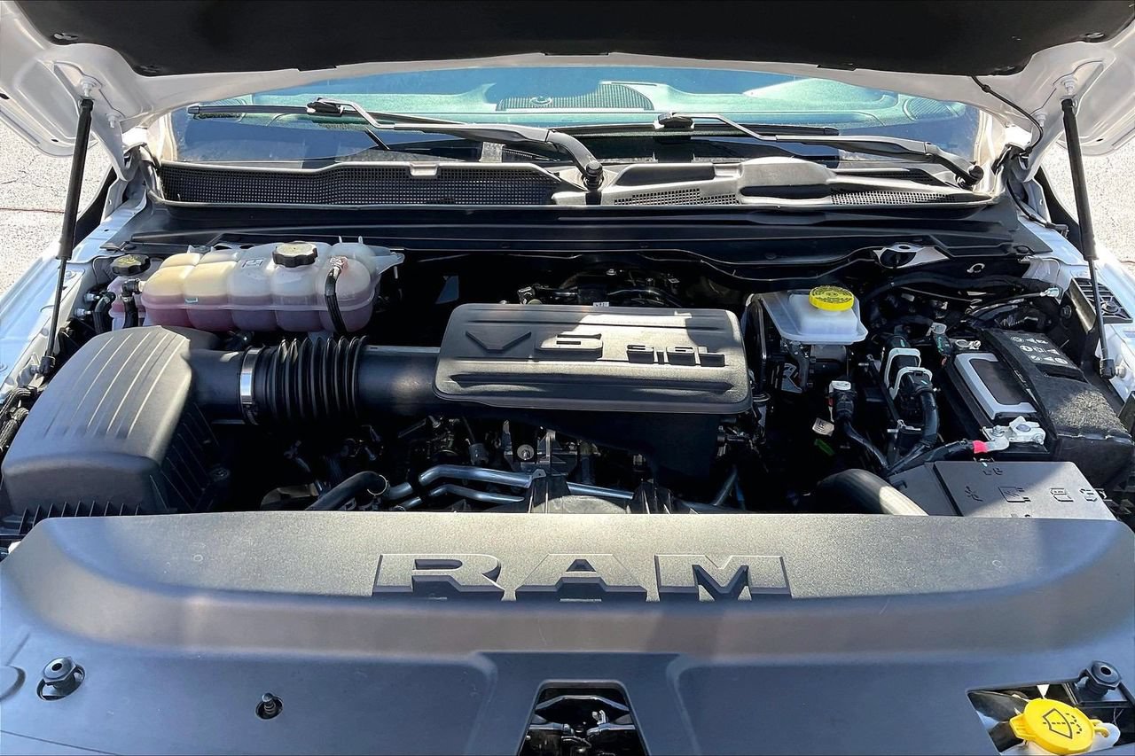 Certified 2025 RAM 1500 Tradesman w/ Night Edition AWD/4WD image 38