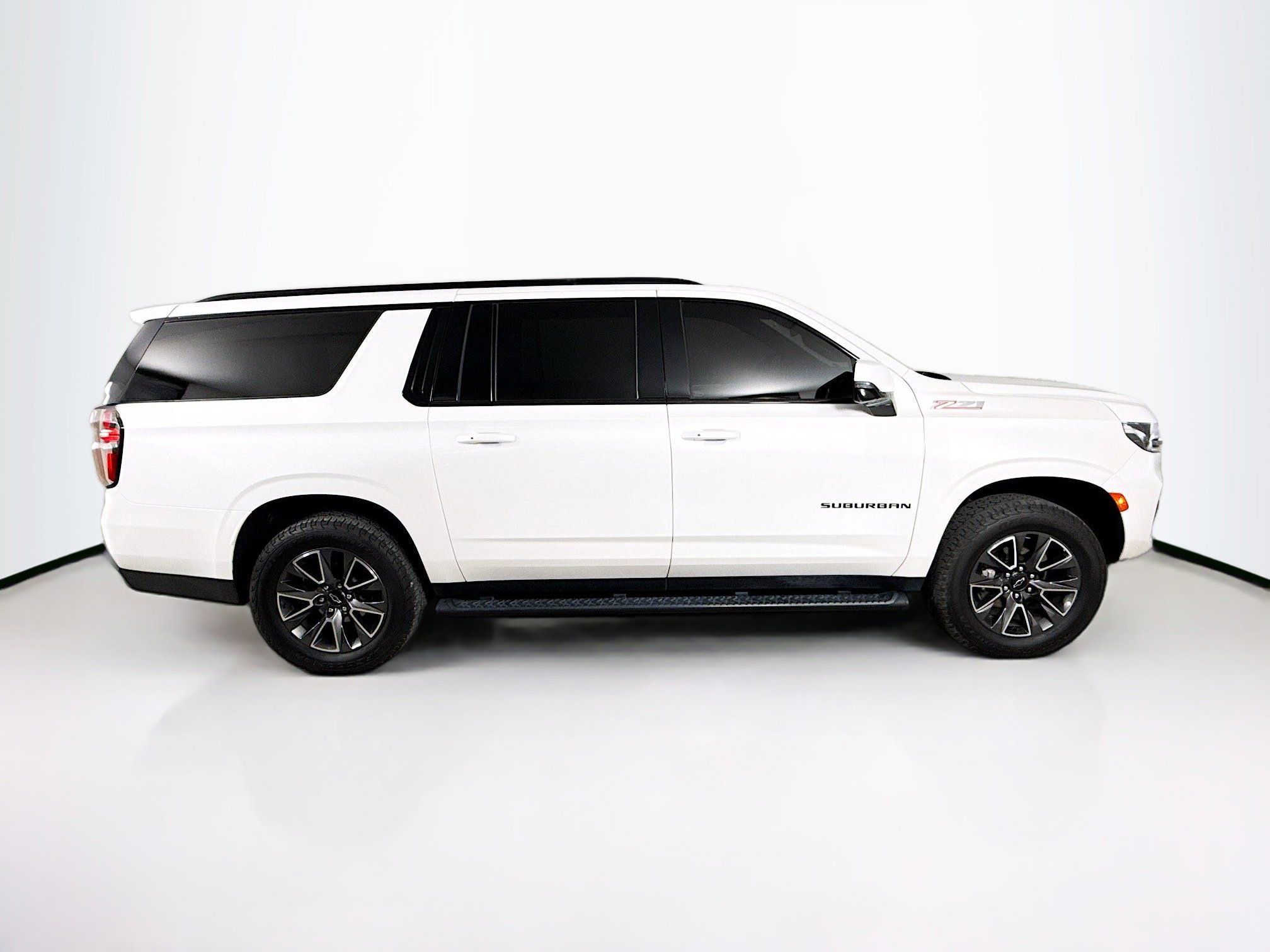 Used 2022 Chevrolet Suburban Z71 w/ Z71 Off-Road Package image 2