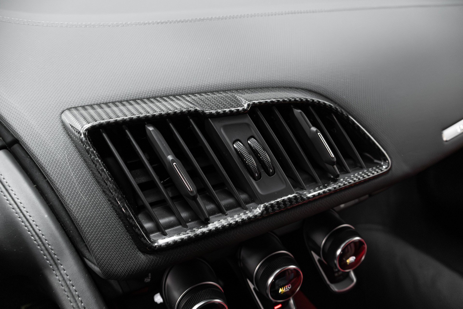 Used 2018 Audi R8 V10 w/ Premium Package image 73