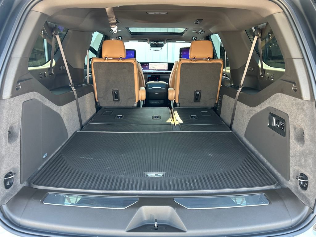 New 2026 Cadillac Escalade ESV Luxury image 54