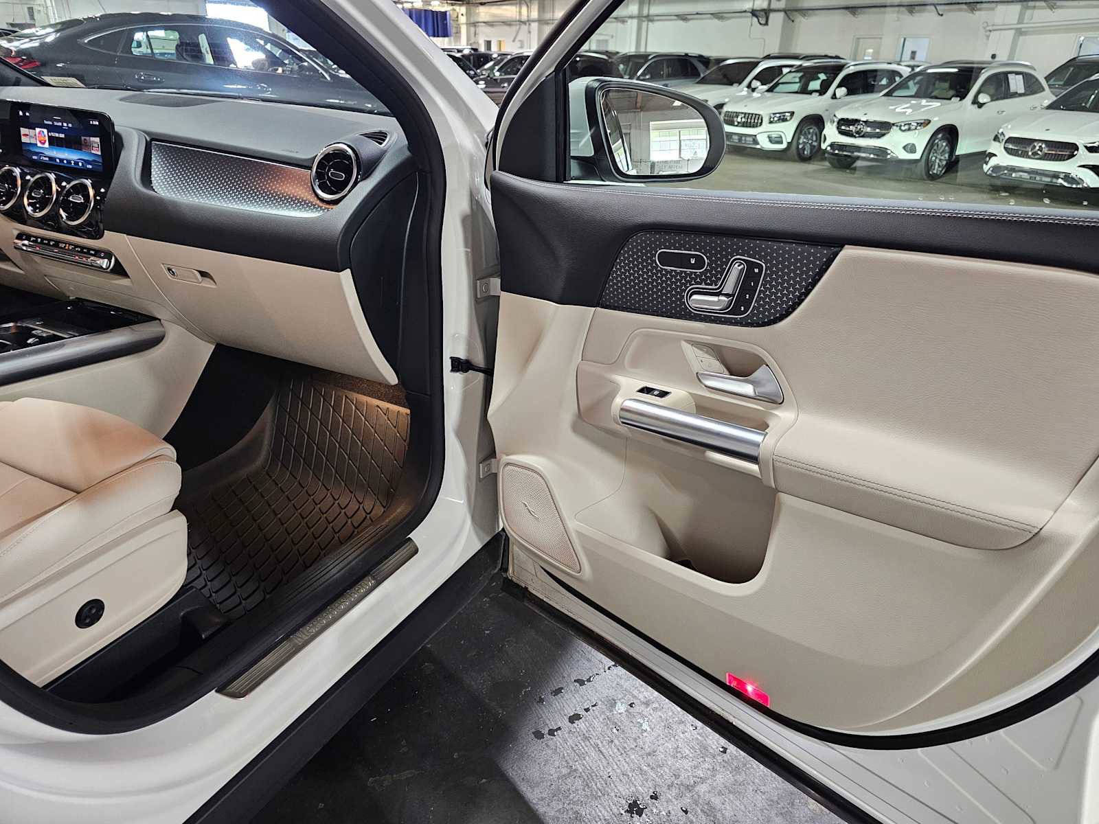 Used 2026 Mercedes-Benz GLA 250 4MATIC image 10