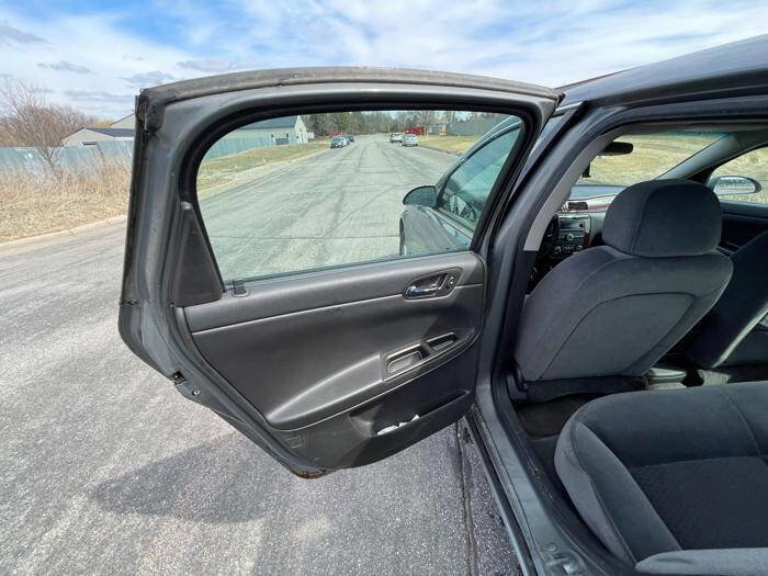 Used 2008 Chevrolet Impala LT image 24