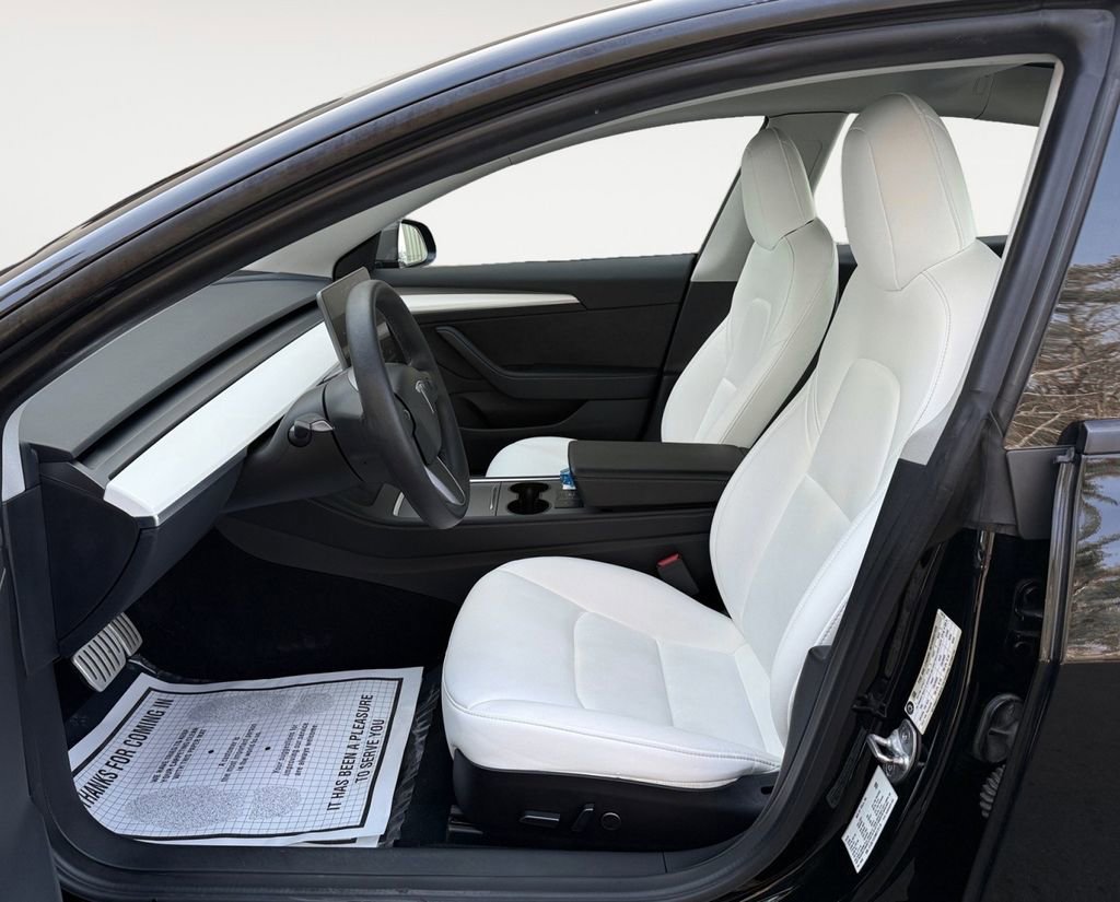 Used 2022 Tesla Model 3 Performance image 12