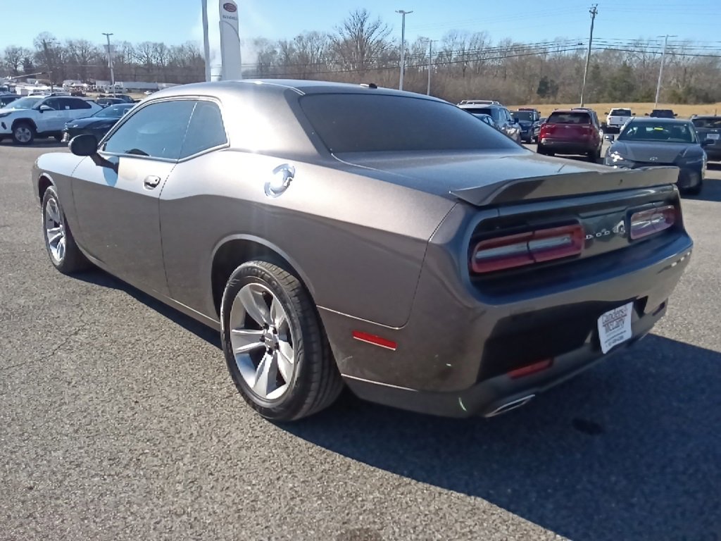 Used 2021 Dodge Challenger SXT image 5