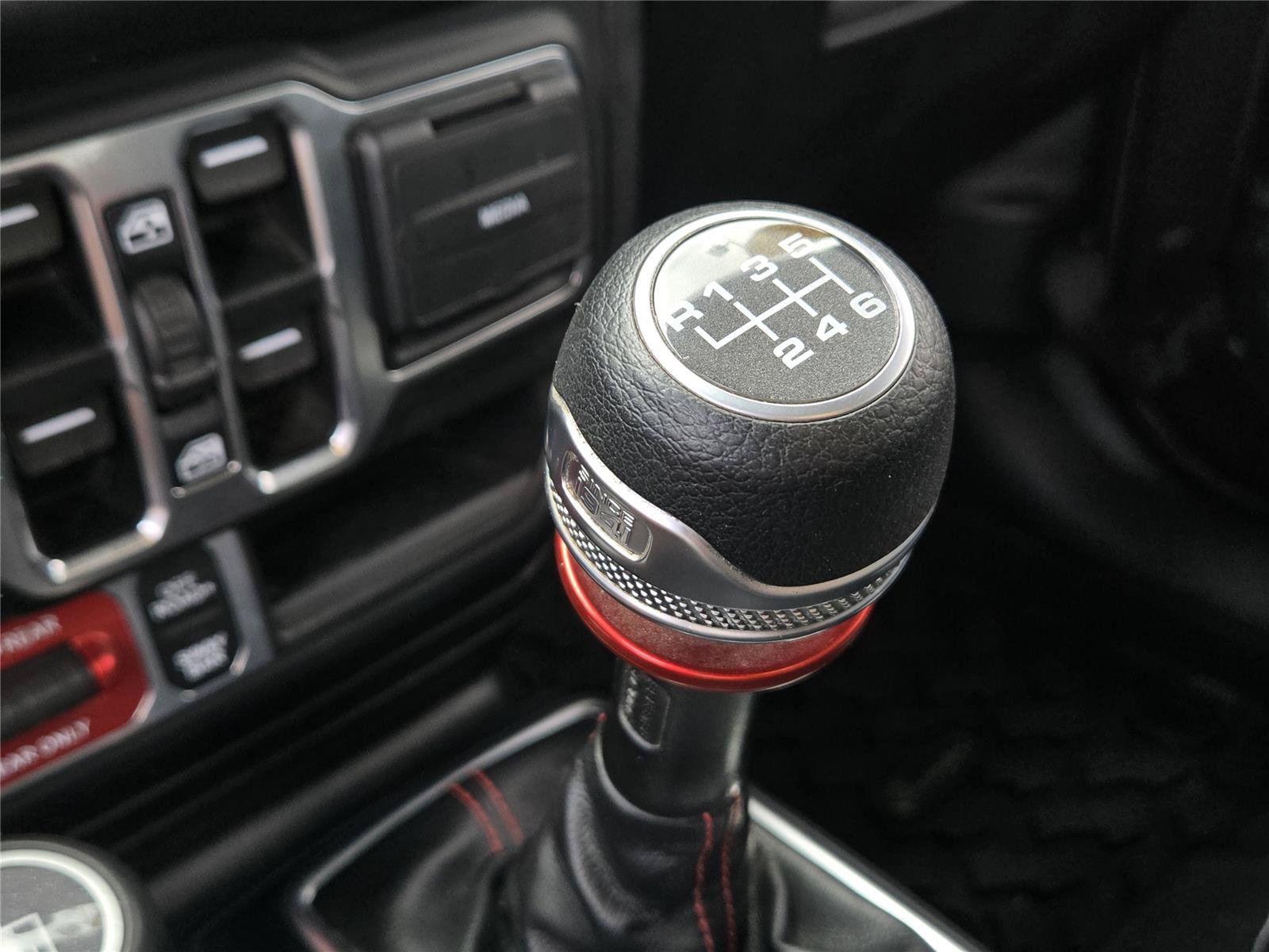 Used 2021 Jeep Wrangler Unlimited Rubicon AWD/4WD image 29
