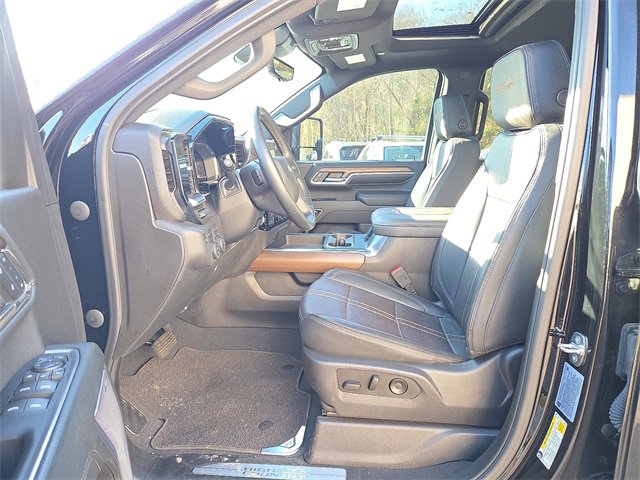 Used 2024 Chevrolet Silverado 2500 High Country w/ High Country Premium Package image 13