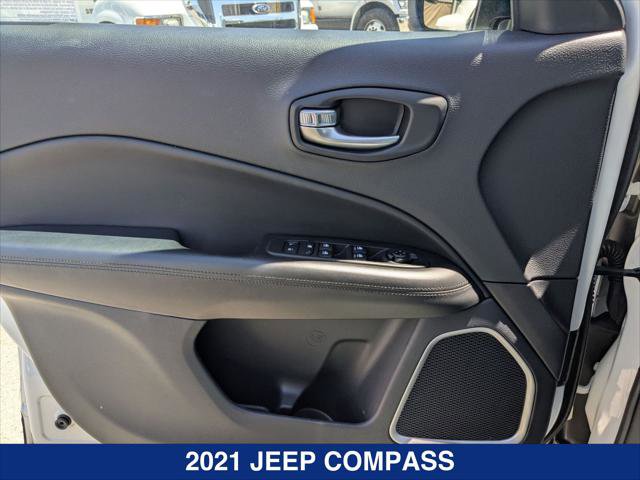 Used 2021 Jeep Compass Latitude FWD image 10