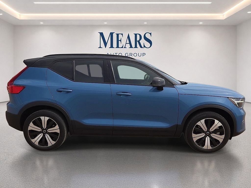 Used 2023 Volvo XC40 Recharge Core AWD/4WD image 7
