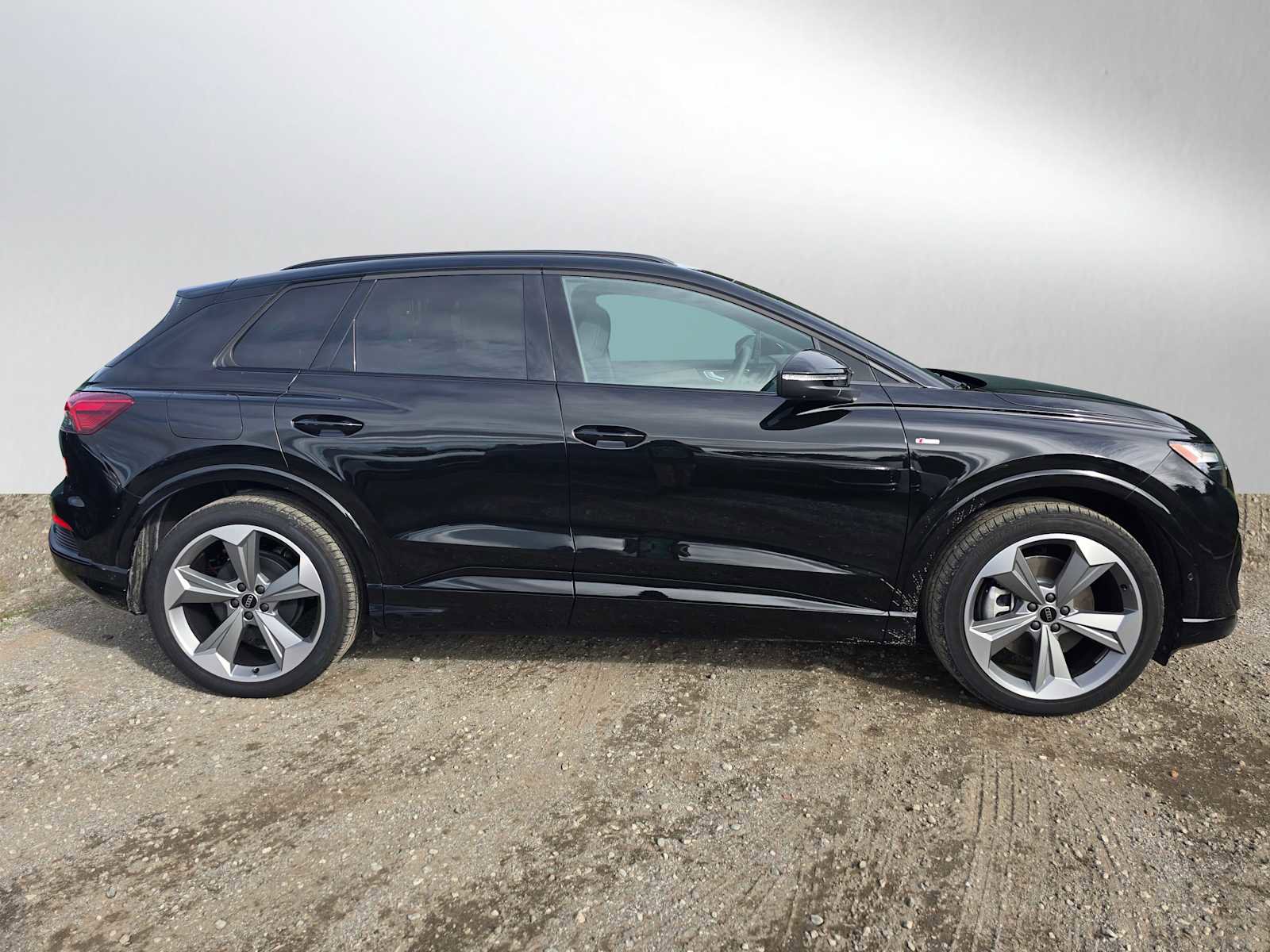 New 2026 Audi Q4 e-tron Premium Plus image 2