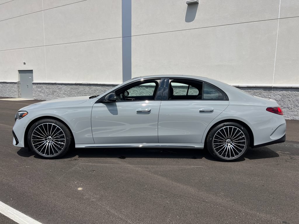 New 2026 Mercedes-Benz E 350 4MATIC Sedan image 4