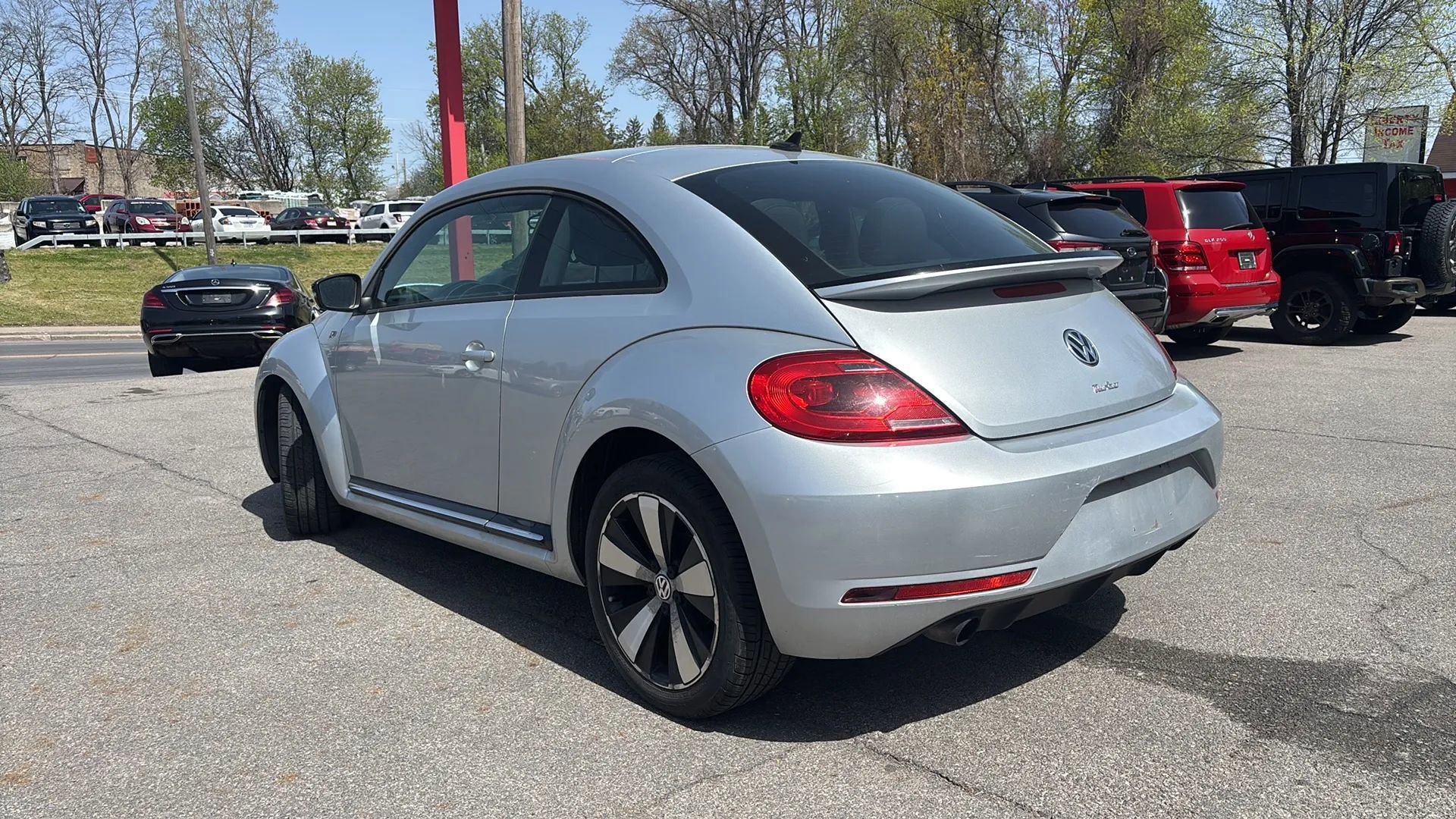 Used 2014 Volkswagen Beetle R-Line image 37