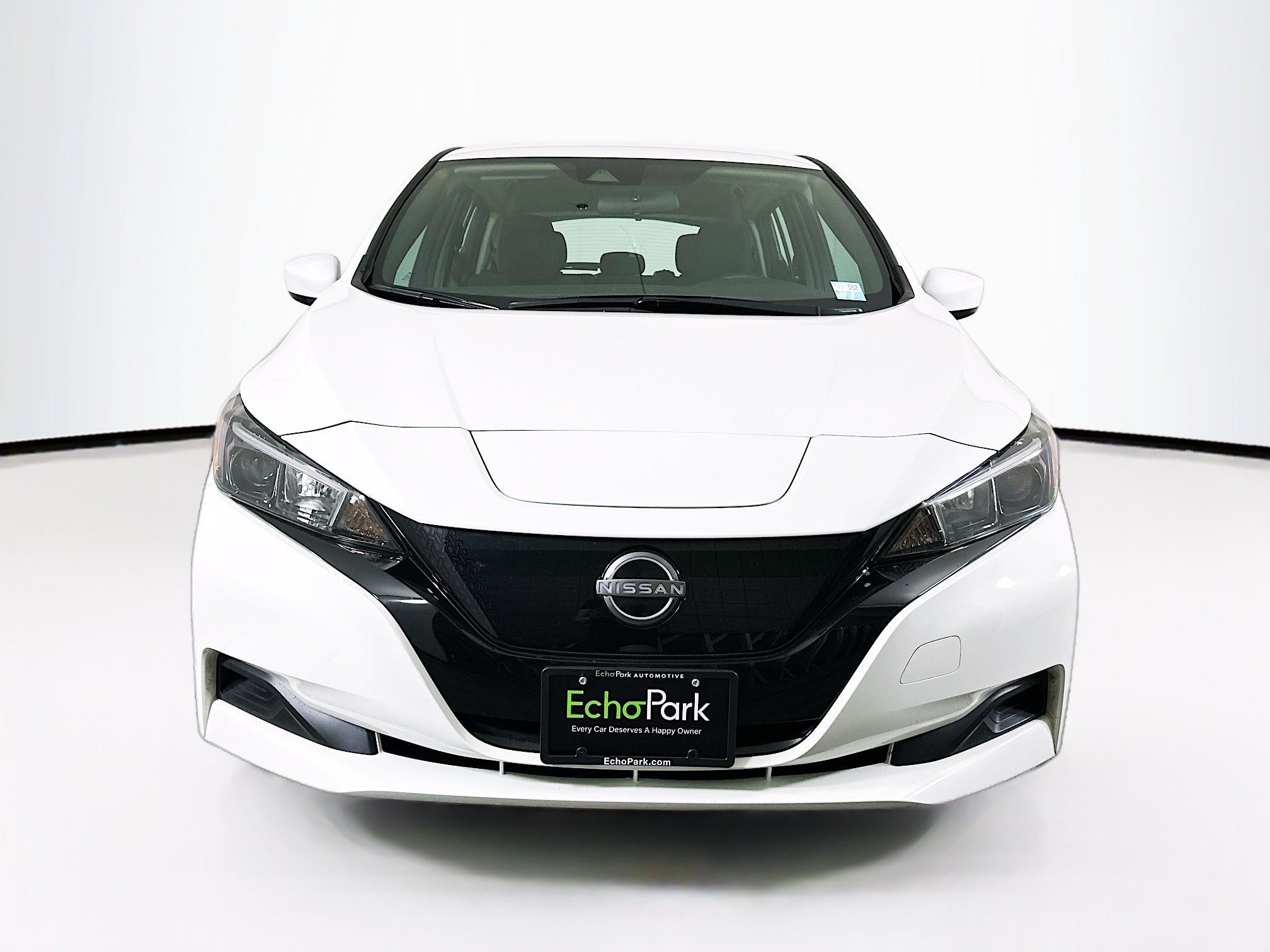 Used 2025 Nissan Leaf S FWD image 2