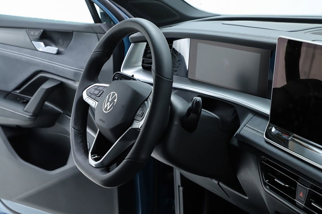 New 2026 Volkswagen Tiguan SE R-Line image 74