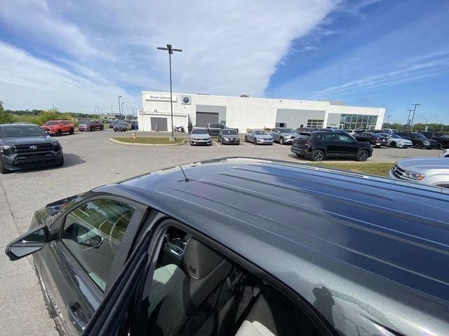 Used 2020 Chevrolet Equinox LS FWD image 6
