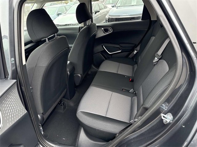 Used 2023 Kia Soul LX w/ LX Technology Package image 16