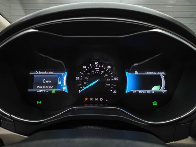 Used 2017 Ford Fusion SE FWD image 22