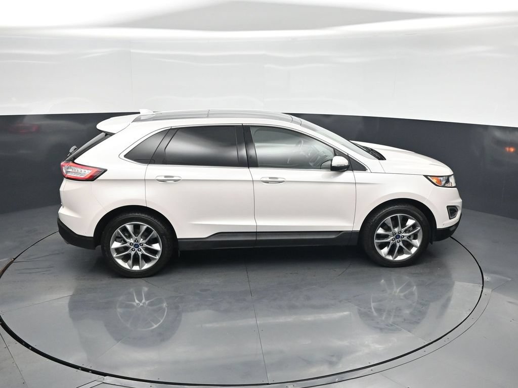 Used 2018 Ford Edge Titanium w/ Equipment Group 302A AWD/4WD image 39