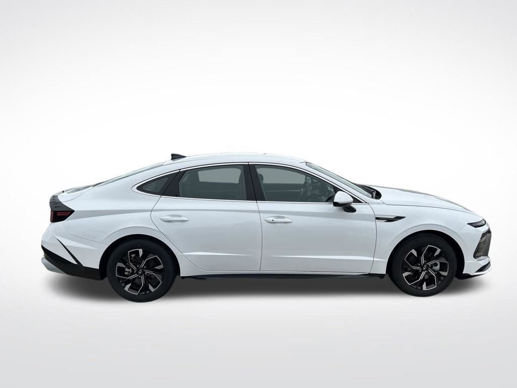 Used 2025 Hyundai Sonata SEL FWD image 6
